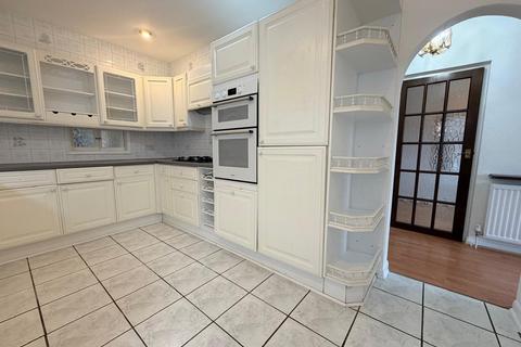 4 bedroom detached house to rent, Church Road, Northwood, HA6