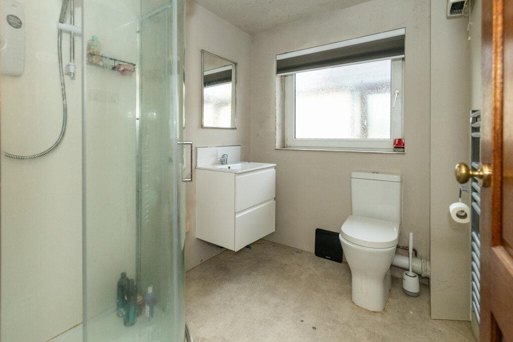 Gf Shower Room