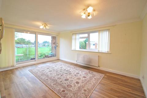 2 bedroom apartment to rent, Pine Lodge, Bramhall