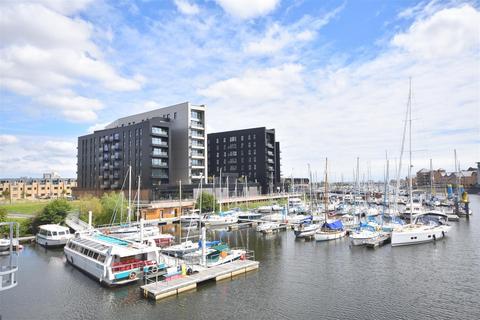 2 bedroom apartment to rent, 1 Bayscape, Watkiss Way, Cardiff, CF11 0TA