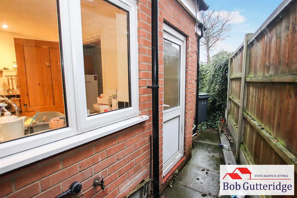 Enclosed rear yard