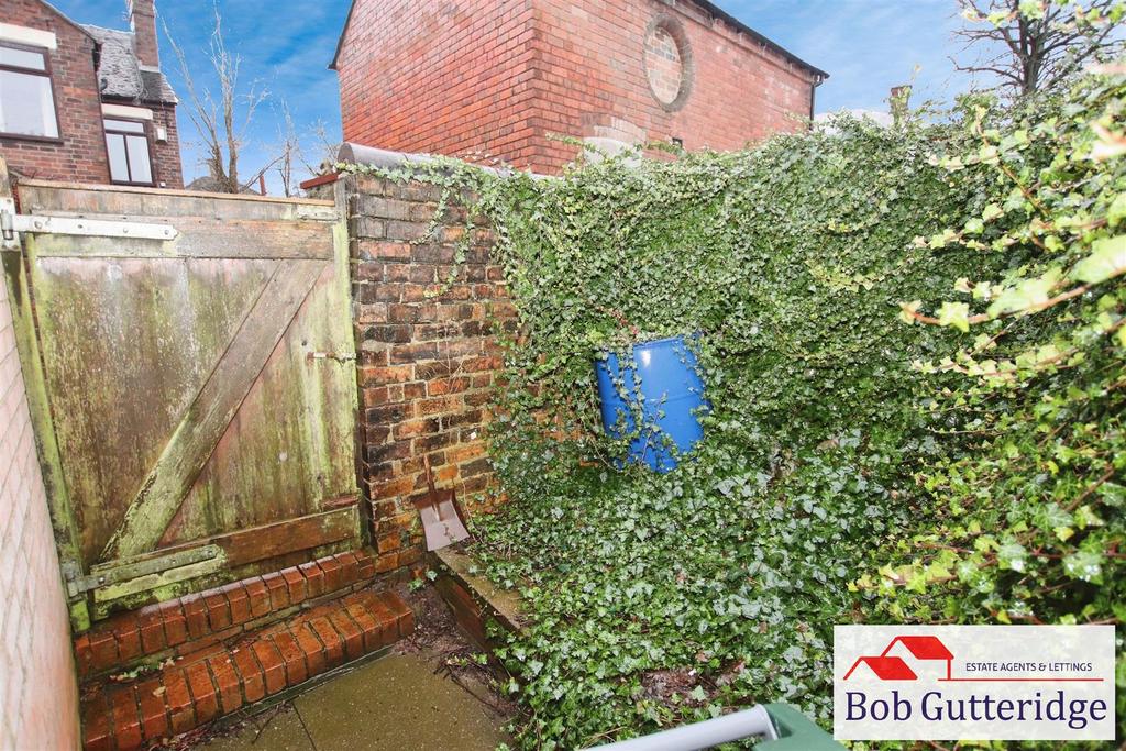 Enclosed rear yard