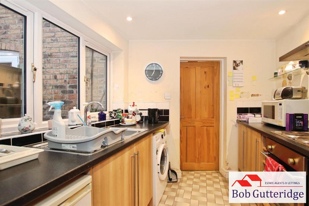 Fitted kitchen