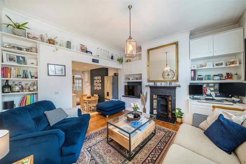 2 bedroom flat for sale, Kingswood Road, London SW2