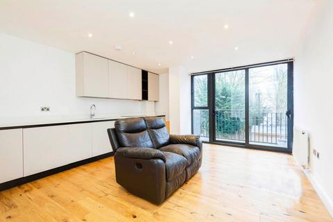 1 bedroom flat to rent, Dignam Close, London NW2