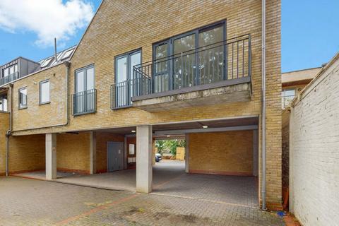 1 bedroom flat to rent, Dignam Close, London NW2