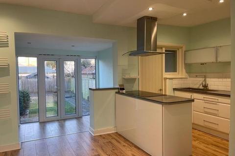 3 bedroom terraced house to rent, Ripley Road, Worthing, BN11 5NH