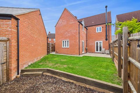 3 bedroom detached house for sale, Cartmel Close, Towcester, NN12