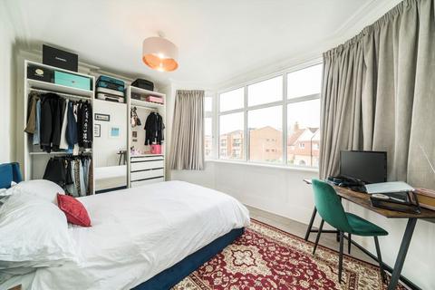 2 bedroom flat for sale, Pendennis Road, London SW16
