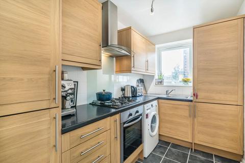 2 bedroom flat for sale, Pendennis Road, London SW16