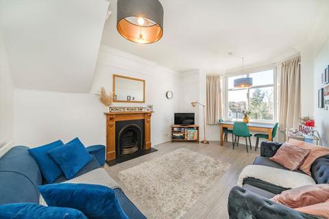 2 bedroom flat for sale, Pendennis Road, London SW16