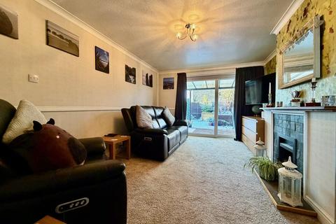 4 bedroom semi-detached house for sale, Reynard Way, Kingsthorpe, Northampton NN2