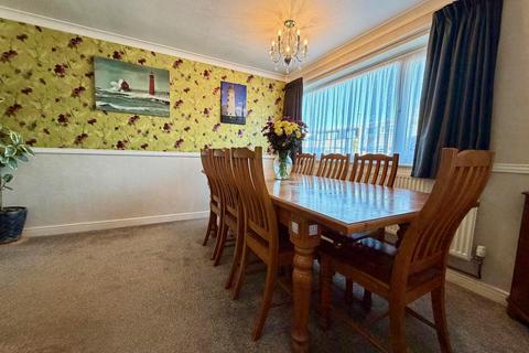 4 bedroom semi-detached house for sale, Reynard Way, Kingsthorpe, Northampton NN2
