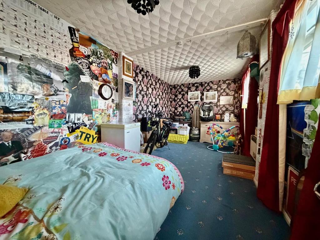 Bed 4.jpg