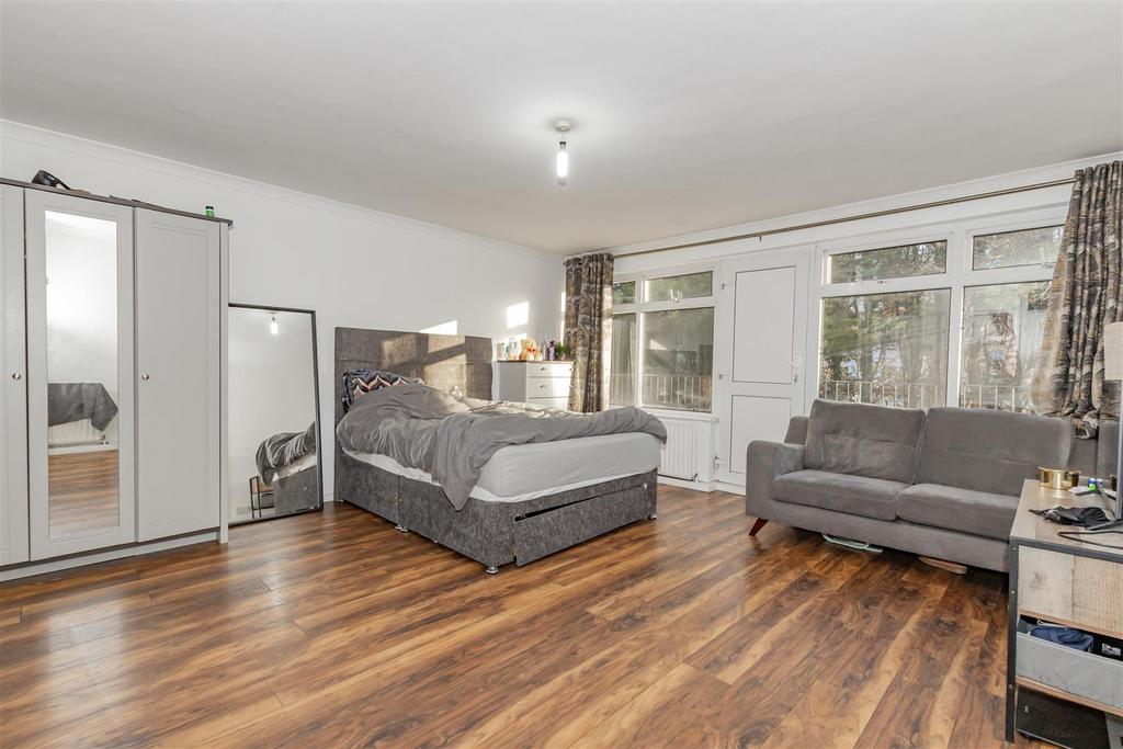 Lounge/Bedroom