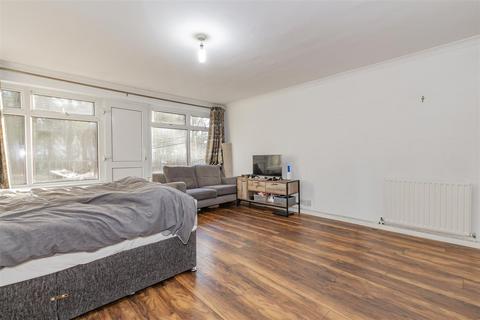 Studio for sale, Green Place, Crayford, Kent