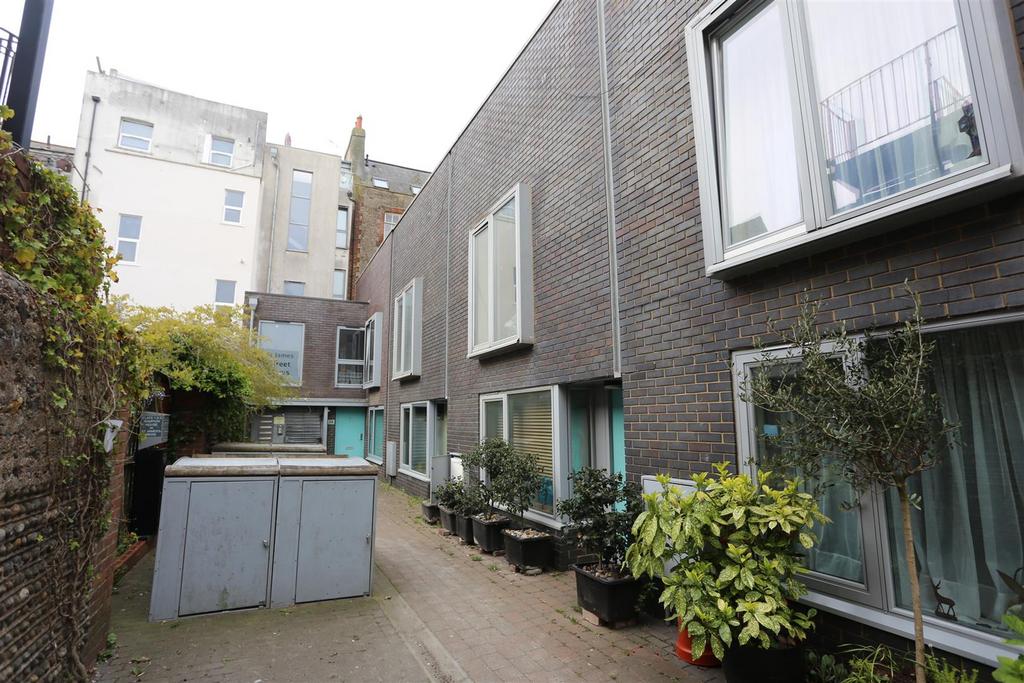1, 2 St James's Street Mews External.JPG