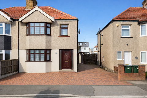 3 bedroom semi-detached house to rent, Somerhill Road, Welling