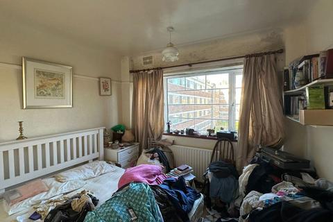 2 bedroom flat for sale, Flat 19 Cameford Court, New Park Road, London, SW2 4LH