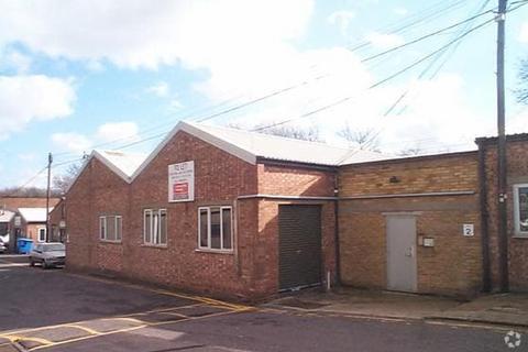 Warehouse to rent, Church Rd Romford RM3 0HU