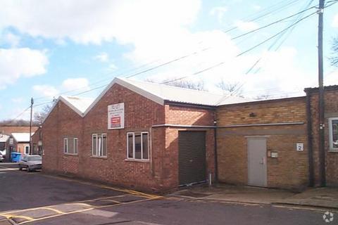 Warehouse to rent, Church Rd Romford RM3 0HU