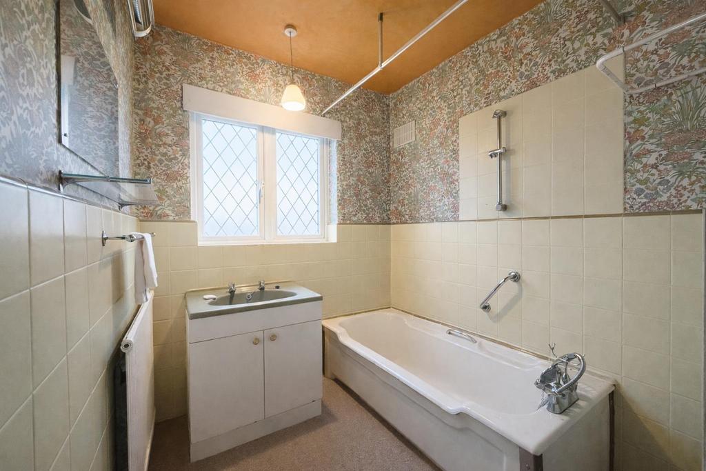 Edited bathroom .png