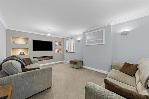4 bedroom detached house for sale, Church Farm Avenue, Bedford MK45