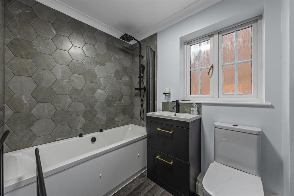 37 Church Farm Ave Web32.jpg