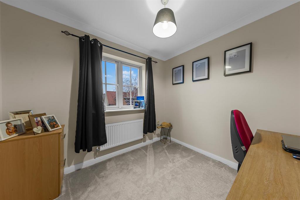 37 Church Farm Ave Web30.jpg