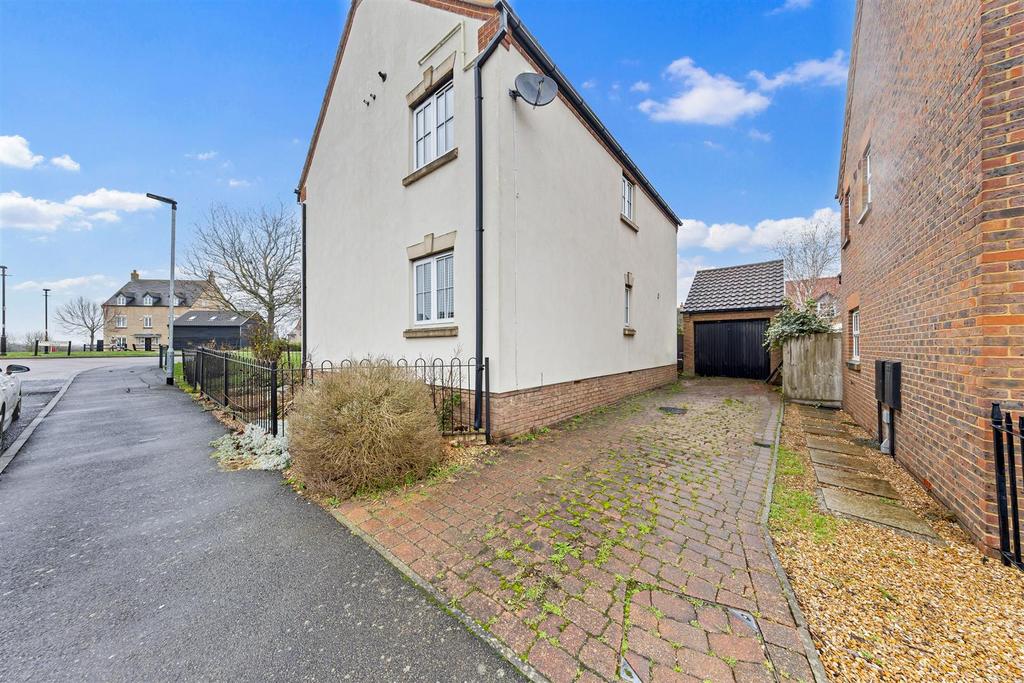 37 Church Farm Ave Web03.jpg
