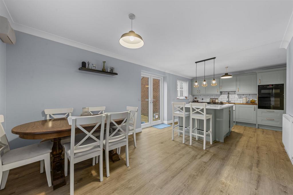37 Church Farm Ave Web19.jpg