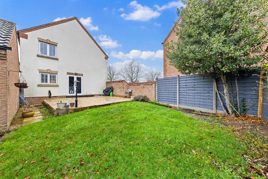 37 Church Farm Ave Web06.jpg
