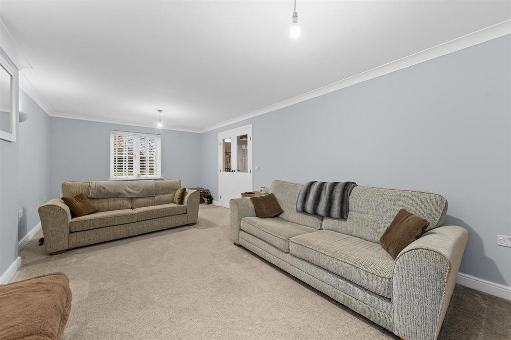 37 Church Farm Ave Web18.jpg