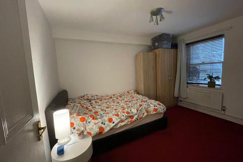 undefined, Mile End Road, London, E1