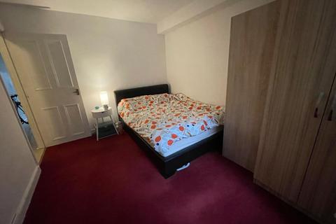 undefined, Mile End Road, London, E1