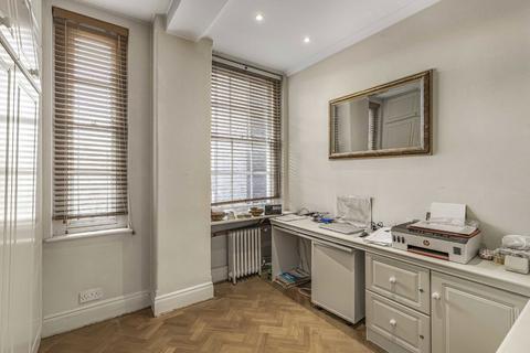 2 bedroom flat to rent, Queensway, London W2