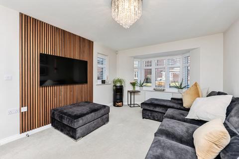4 bedroom detached house for sale, Warren Close, West Yorkshire WF8