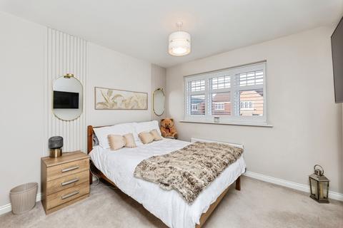 4 bedroom detached house for sale, Warren Close, West Yorkshire WF8