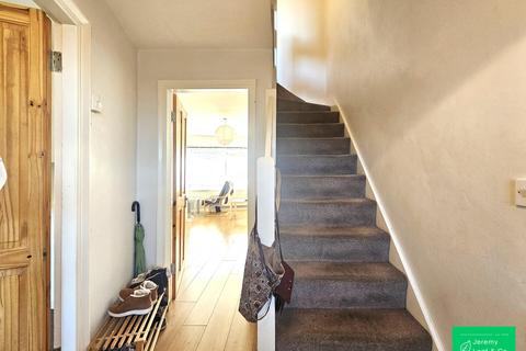 2 bedroom apartment to rent, High Road, East Finchley, N2