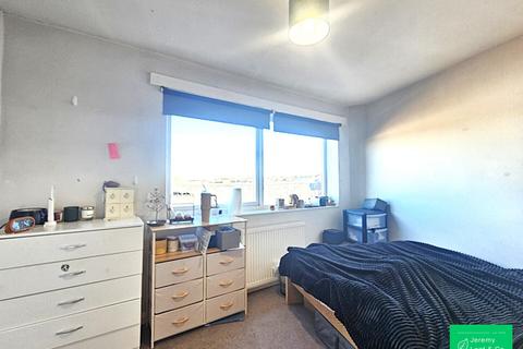 2 bedroom apartment to rent, High Road, East Finchley, N2