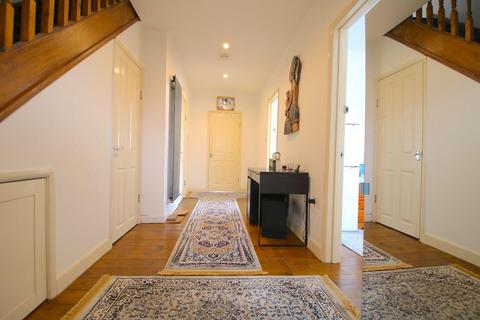 4 bedroom house to rent, Bevan Avenue, Barking IG11