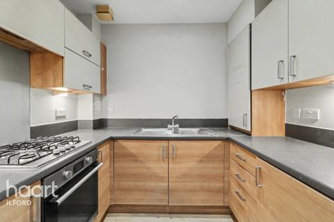 2 bedroom flat for sale, Clark Grove, Ilford