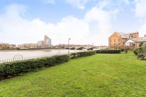 2 bedroom flat for sale, Milton Court, Fulham, London, SW6