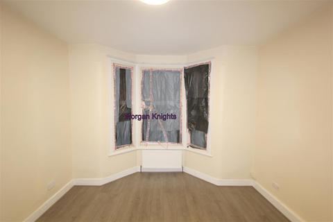 undefined, Forest Gate E7