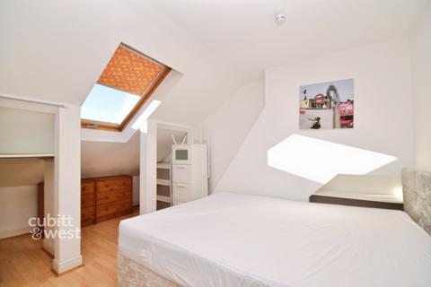 2 bedroom apartment to rent, Genoa Road, London SE20