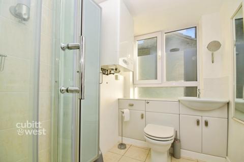 2 bedroom apartment to rent, Genoa Road, London SE20