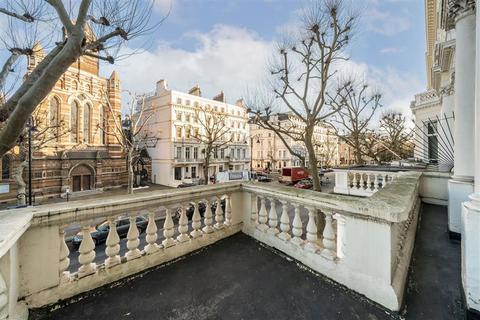 2 bedroom flat to rent, Queen's Gate, London SW7