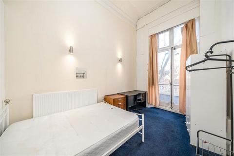 2 bedroom flat to rent, Queen's Gate, London SW7