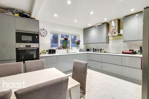 4 bedroom terraced house for sale, The Hides, Harlow