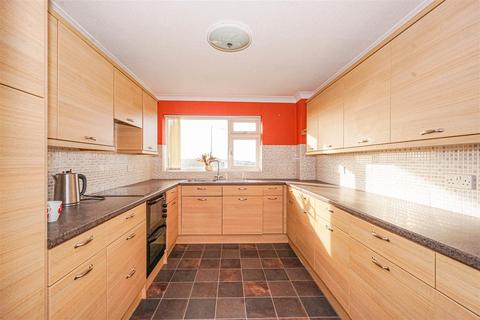 2 bedroom flat for sale, Old Roar Road, St Leonards-On-Sea